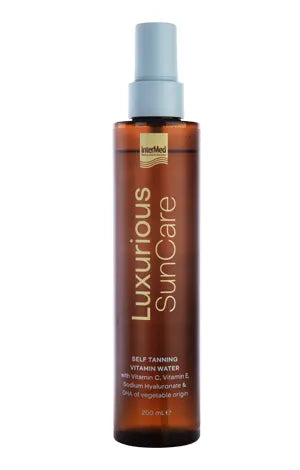 Self tanning vitamin water Intermed Luxurious SunCare με βιταμίνες C και E, υαλουρονικό και DHA, 200ml
